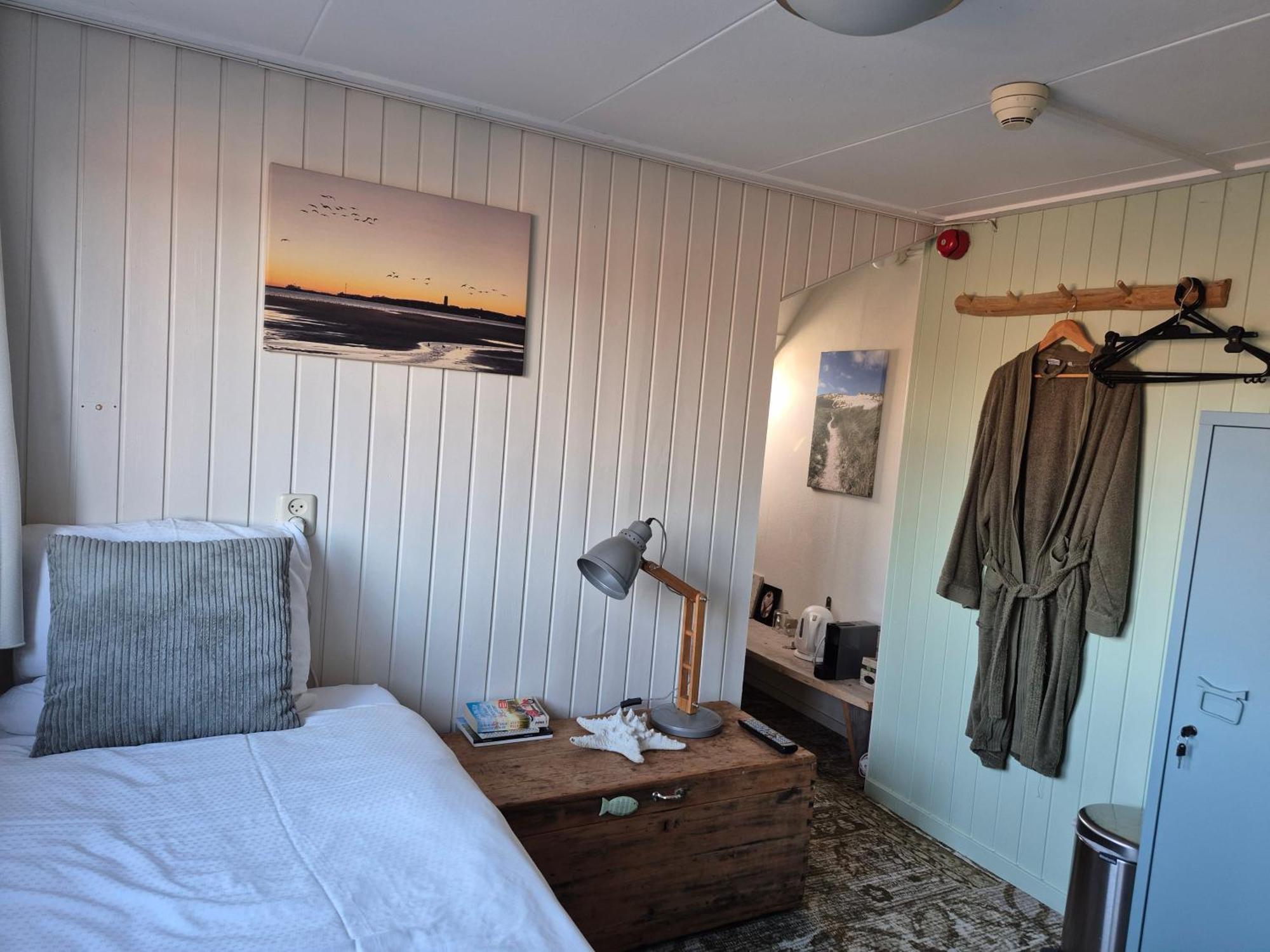 B&B De Wadvaarder Midsland Exterior foto